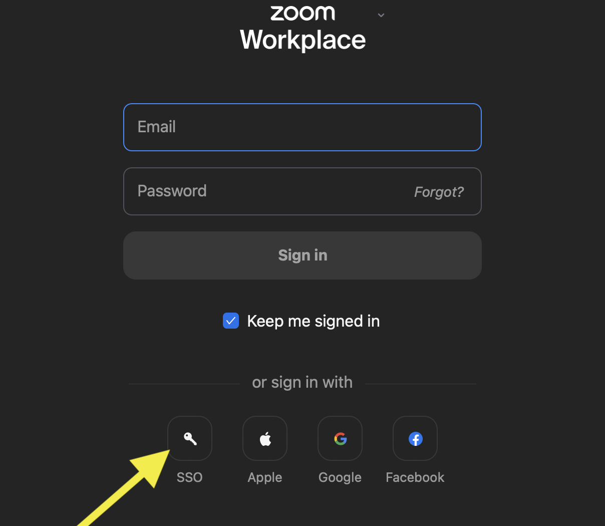 An arrow pointing to the SSO login button on Zoom.