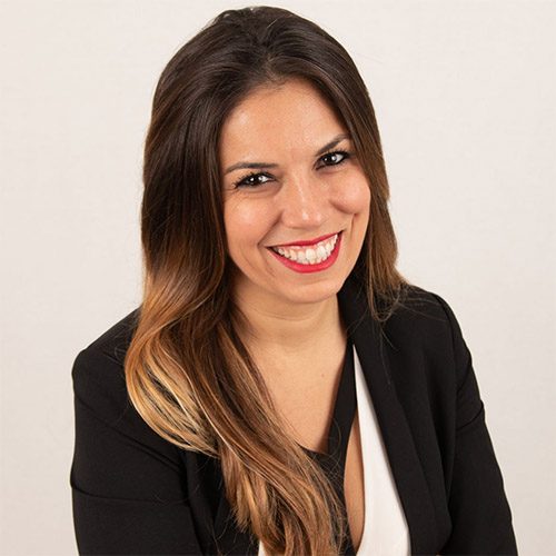Emis Akbari photo.