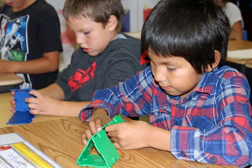 Jane Tom’s student uses frameworks to create shapes
